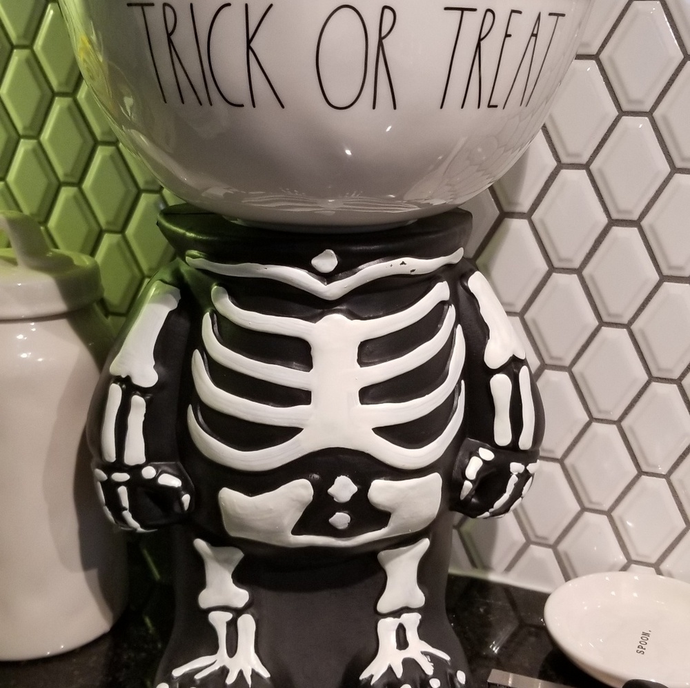 Halloween Skelton pumpkin bowl stand